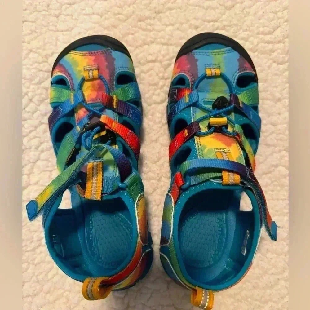 Tie dye Keen sandals 🌈 Size 5